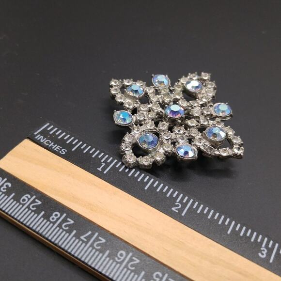 Vintage Blue AB Rhinestone Brooch, Pot Metal Base, 1940s, 2 Inches - Picture 6 of 8